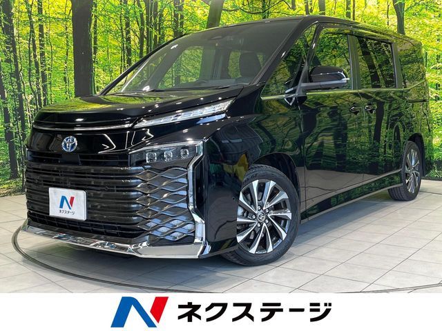 TOYOTA / VOXY HYBRID