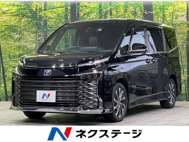 TOYOTA / VOXY HYBRID