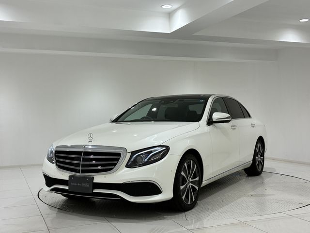 MERCEDES BENZ / MERCEDES BENZ E class sedan