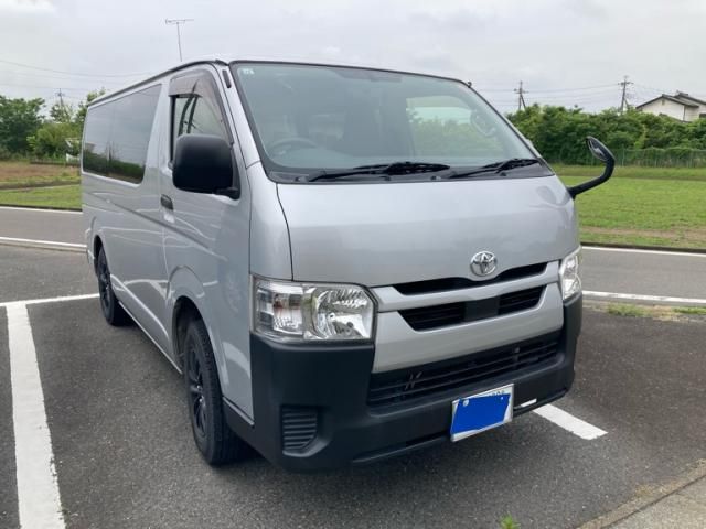 TOYOTA / HIACE van 4WD