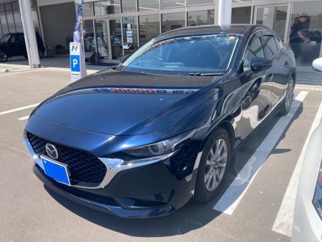MAZDA / マツダ３セダン