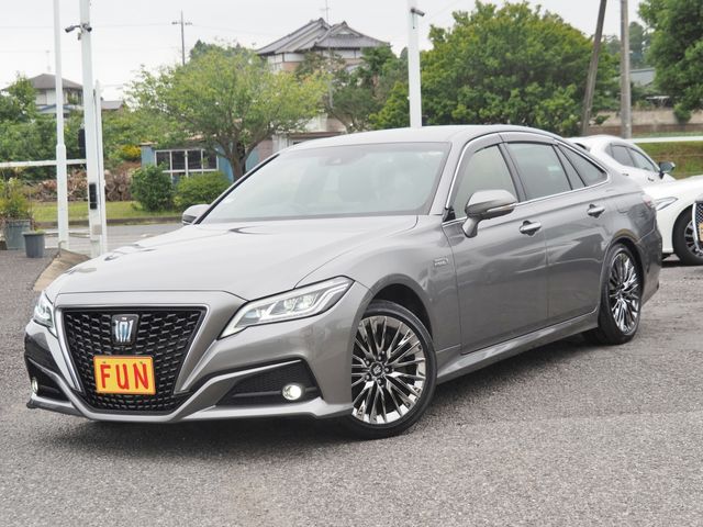 TOYOTA / CROWN sedan hybrid