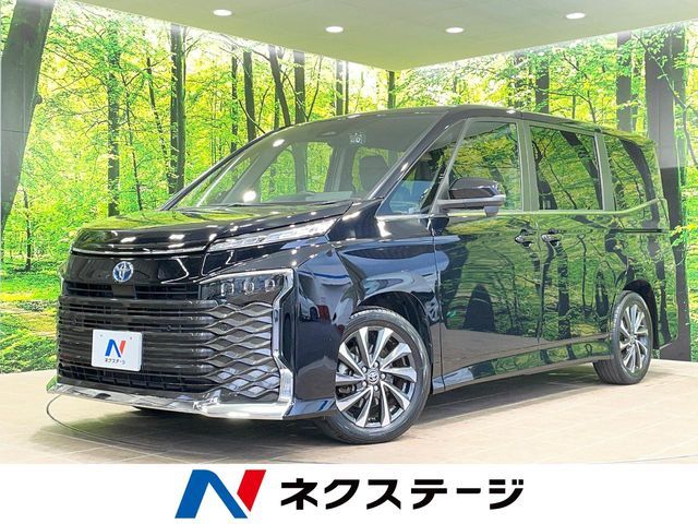TOYOTA / VOXY HYBRID