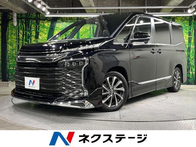 TOYOTA / VOXY HYBRID