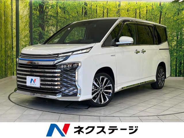 TOYOTA / VOXY HYBRID 4WD
