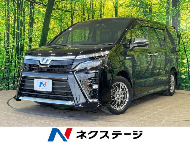 TOYOTA / VOXY HYBRID