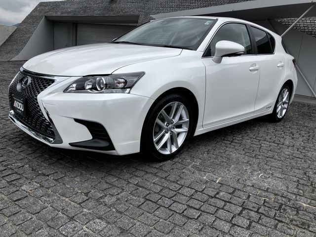 TOYOTA / LEXUS CT200h