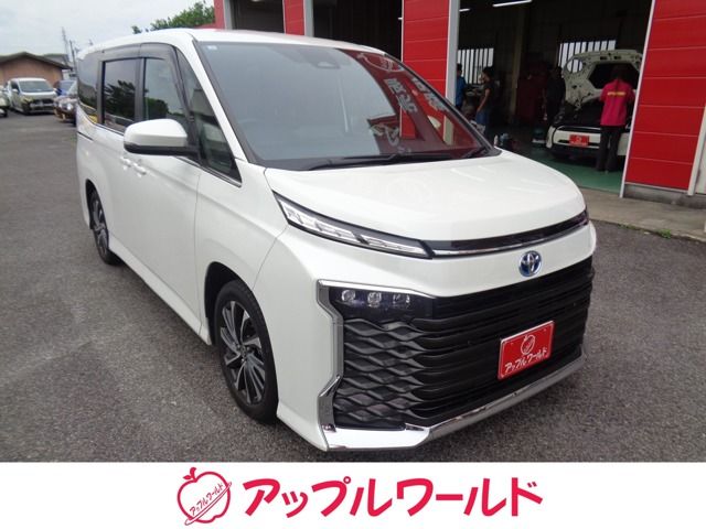 TOYOTA / VOXY HYBRID