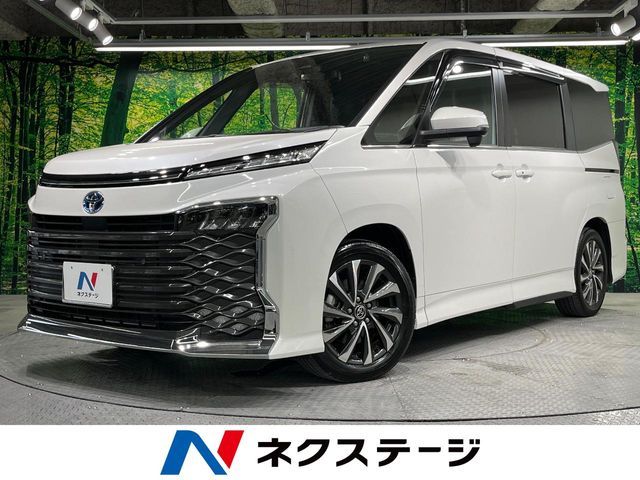 TOYOTA / VOXY HYBRID