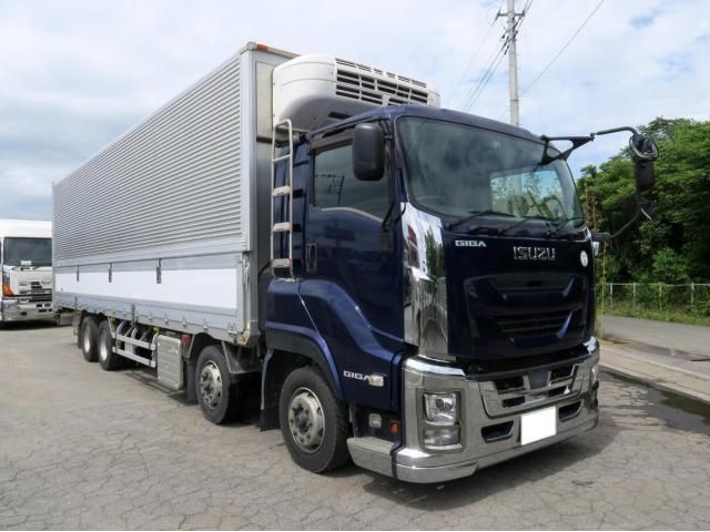 ISUZU / GIGA