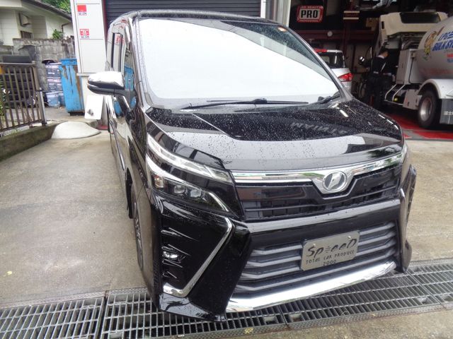 TOYOTA / VOXY