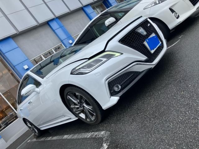 TOYOTA / CROWN sedan hybrid