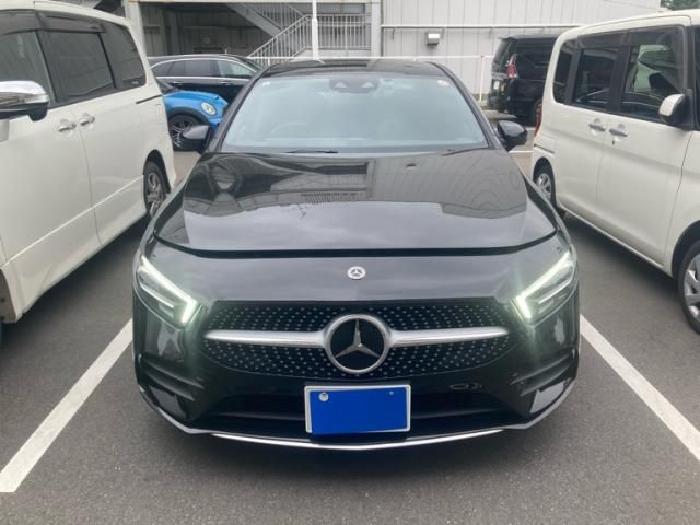 MERCEDES BENZ / MERCEDES BENZ A class sedan