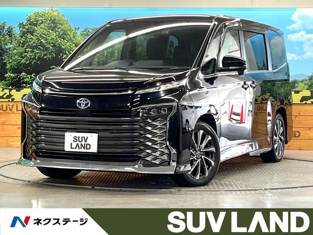 TOYOTA / VOXY HYBRID