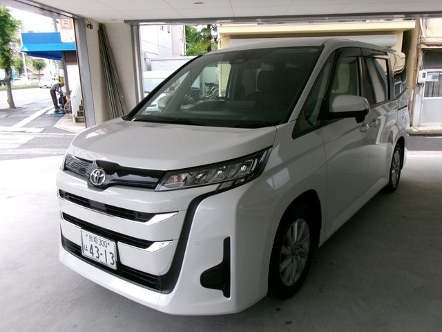 TOYOTA / NOAH