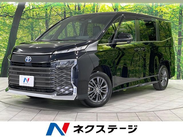 TOYOTA / VOXY HYBRID 4WD