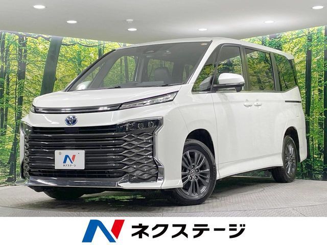 TOYOTA / VOXY HYBRID 4WD