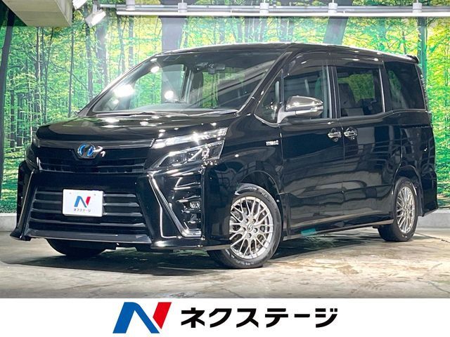 TOYOTA / VOXY HYBRID