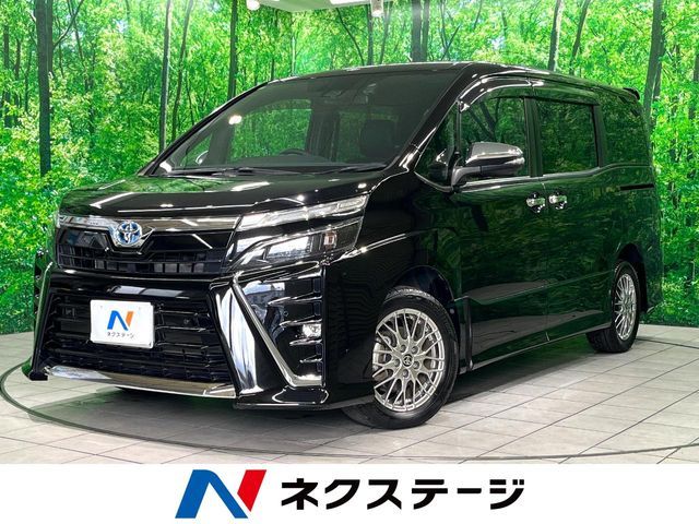 TOYOTA / VOXY HYBRID