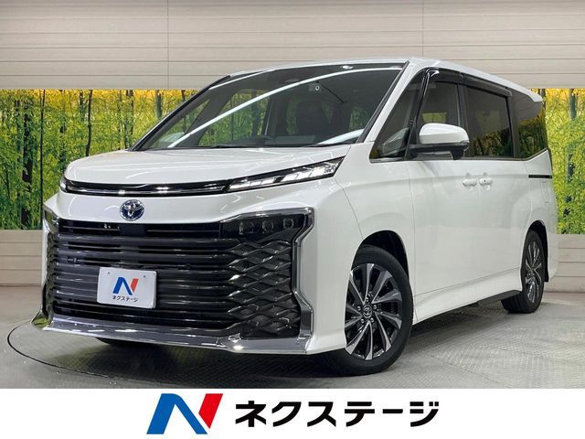 TOYOTA / VOXY HYBRID