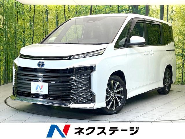 TOYOTA / VOXY HYBRID