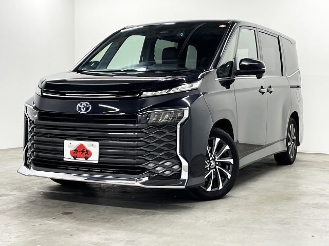 TOYOTA / VOXY HYBRID