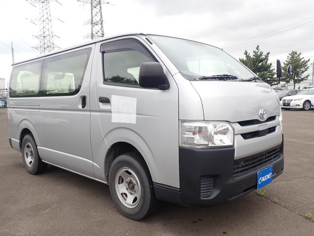 TOYOTA / HIACE van 4WD