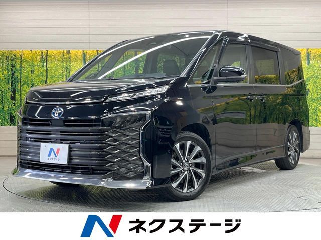 TOYOTA / VOXY HYBRID