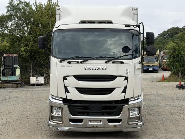 ISUZU / GIGA