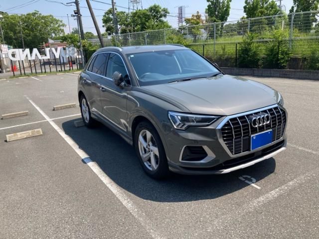 AUDI / AUDI Q3