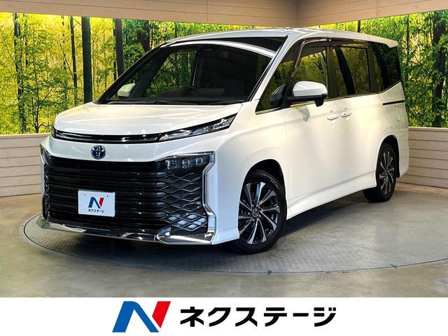 TOYOTA / VOXY HYBRID