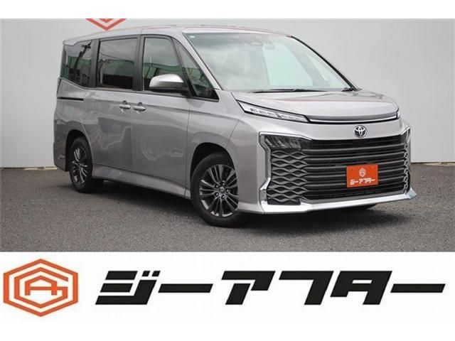 TOYOTA / VOXY