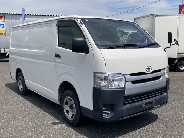 TOYOTA / REGIUSACE van 2WD