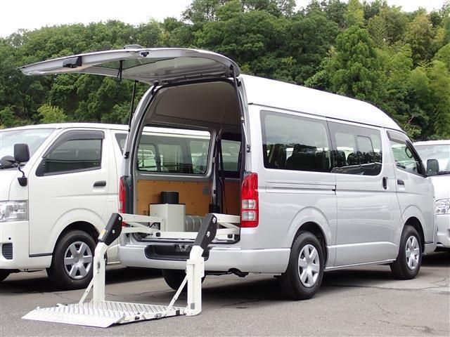 TOYOTA / HIACE van 2WD