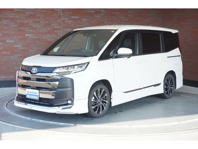 TOYOTA / NOAH HYBRID