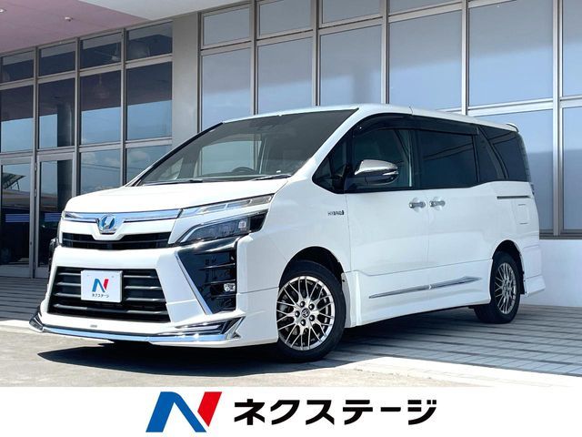 TOYOTA / VOXY HYBRID
