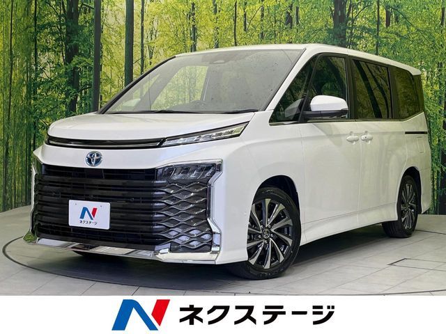 TOYOTA / VOXY HYBRID