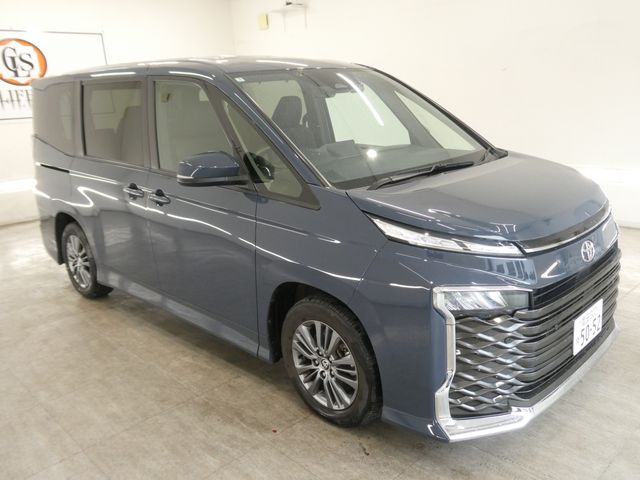 TOYOTA / VOXY