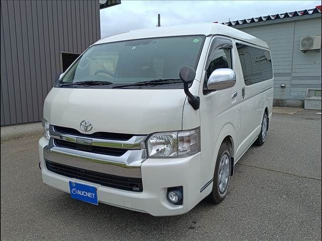 TOYOTA / REGIUSACE van 4WD