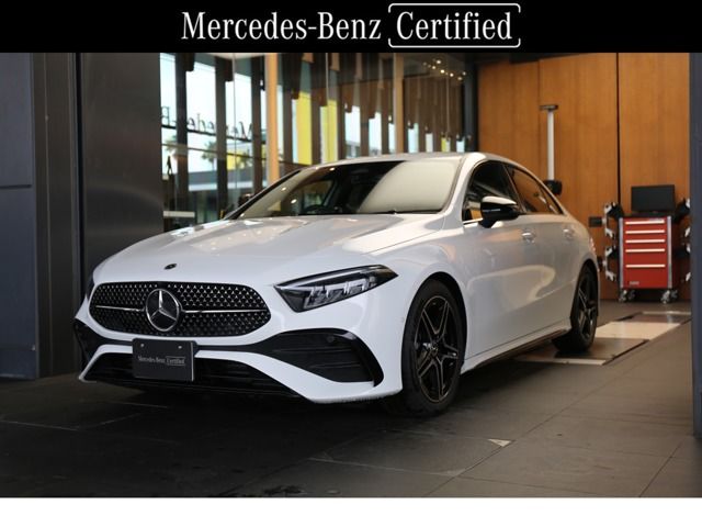 MERCEDES BENZ / MERCEDES BENZ A class sedan