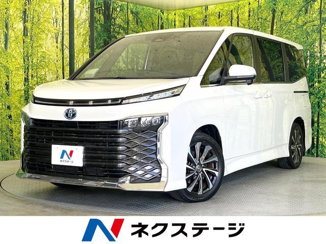 TOYOTA / VOXY HYBRID