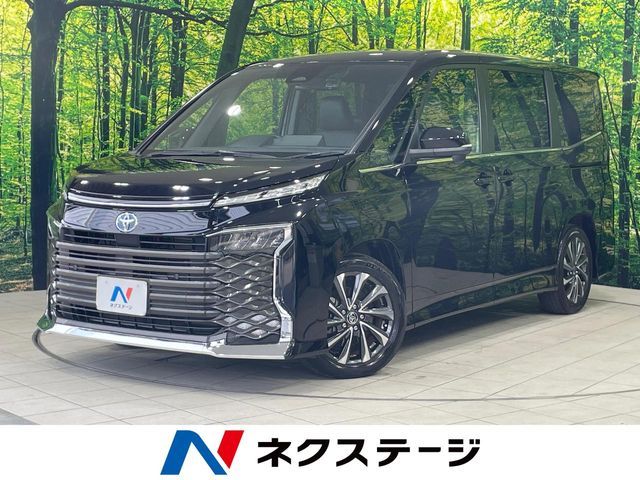 TOYOTA / VOXY HYBRID