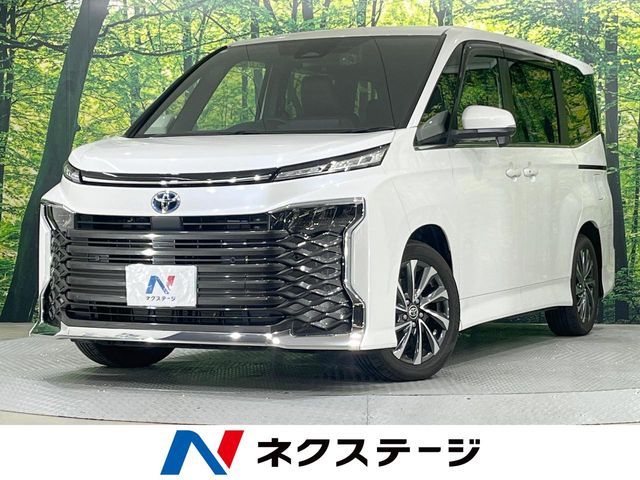 TOYOTA / VOXY HYBRID
