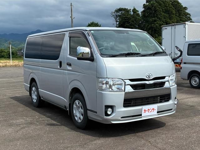 TOYOTA / HIACE van 4WD