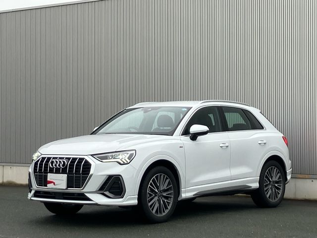 AUDI / AUDI Q3