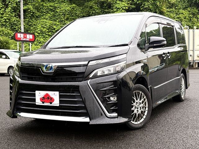 TOYOTA / VOXY HYBRID