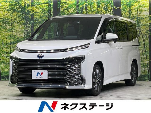 TOYOTA / VOXY HYBRID