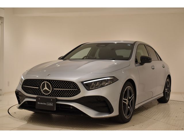 MERCEDES BENZ / MERCEDES BENZ A class sedan