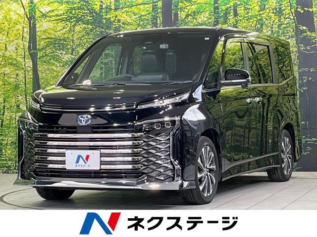 TOYOTA / VOXY HYBRID
