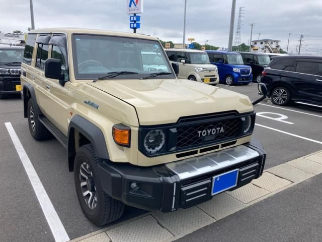 TOYOTA / LANDCRUISER 70